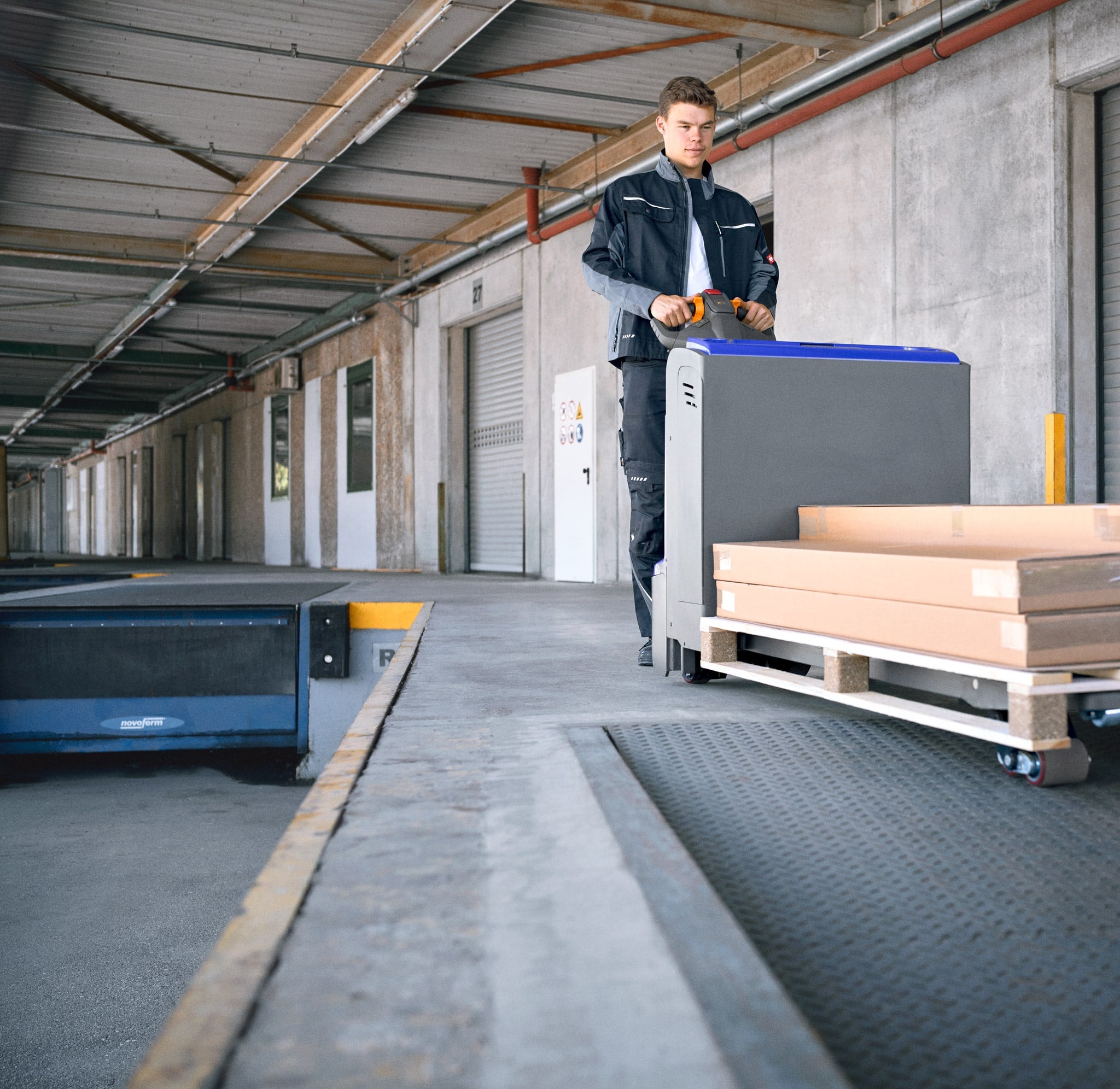 TWO-MAX elektrische palletwagen met 1600 mm lange vorken